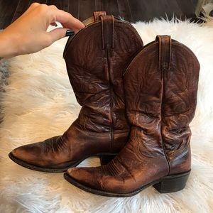 8.5 broken in cowgirl boots